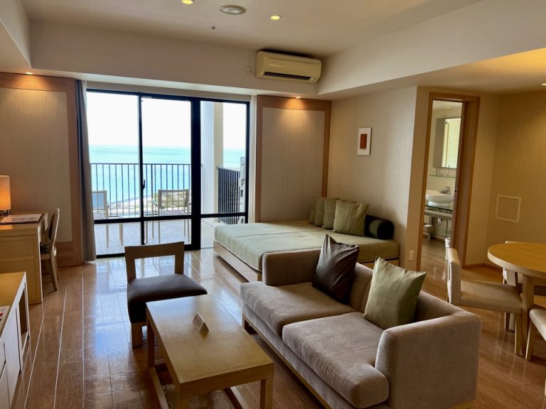 A642BDE6-AD9C-4BE5-935D-2B3B3DFAA766_1_201_a