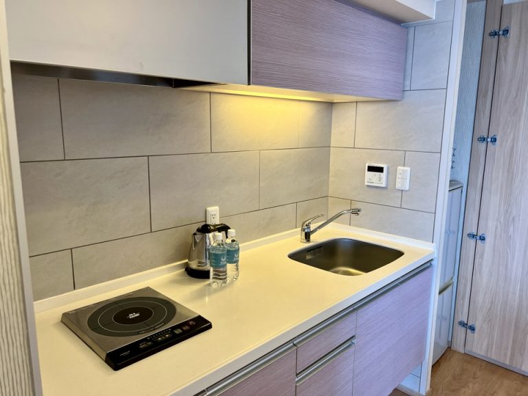 C5BC11F5-FD3D-4A5E-907D-9CA4B609154E_1_201_a