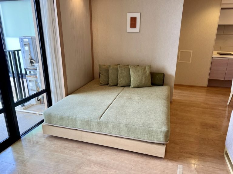 CA8B00DB-4083-40CA-8E76-C58A62CB3685_1_201_a