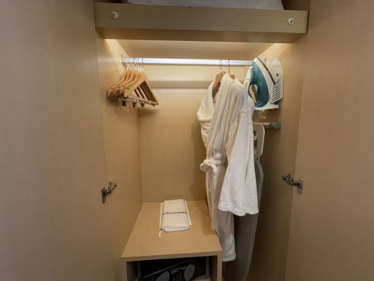 クローゼット中