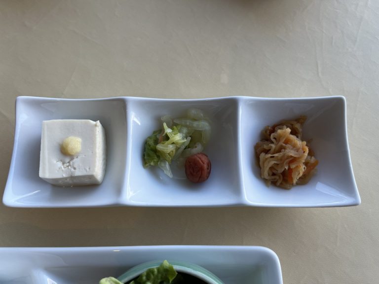 こちらも配膳されます。