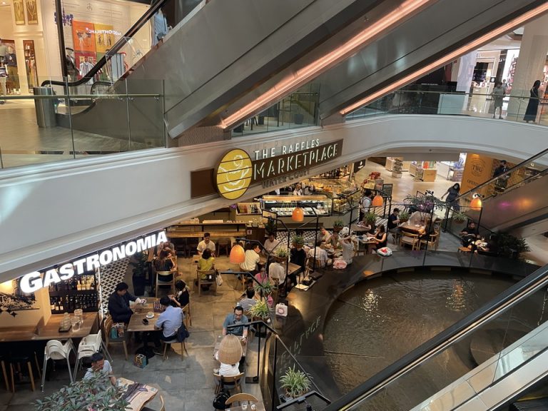 モール内飲食店