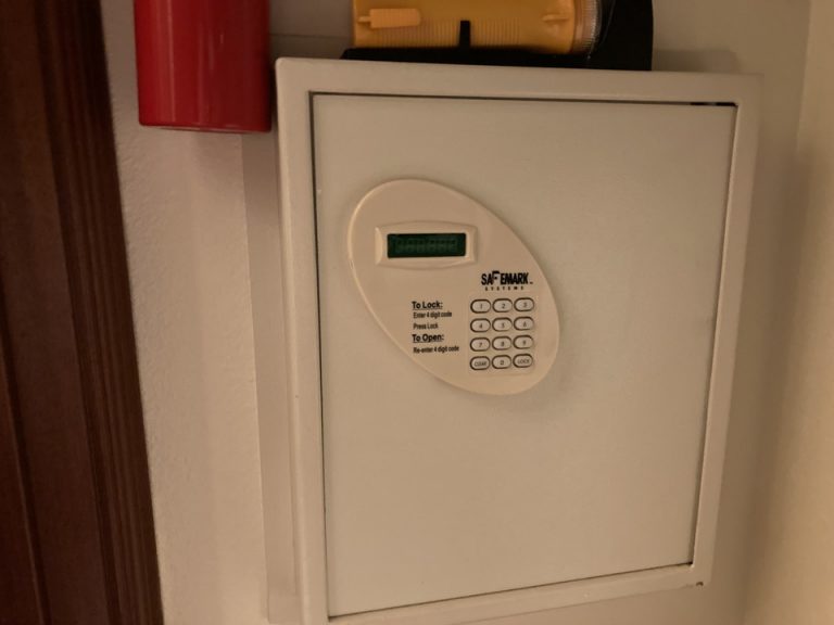 セーフティボックス(閉じた状態)