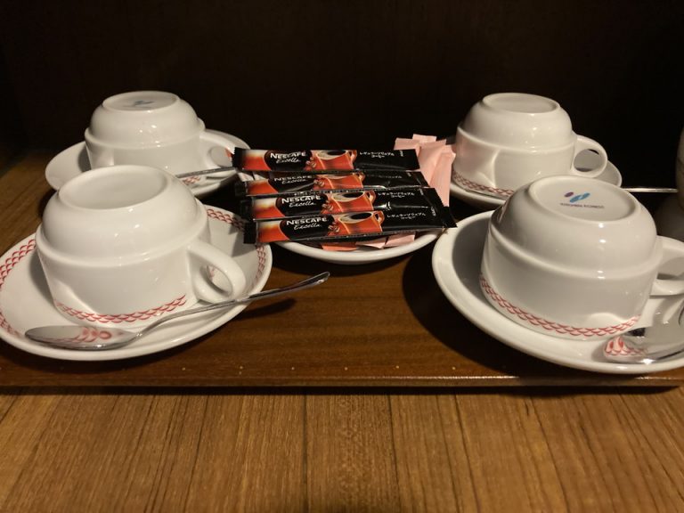 ミニバーのドリンク。リゾート内のバーに行けば何でも頼めるので、利用しませんでした