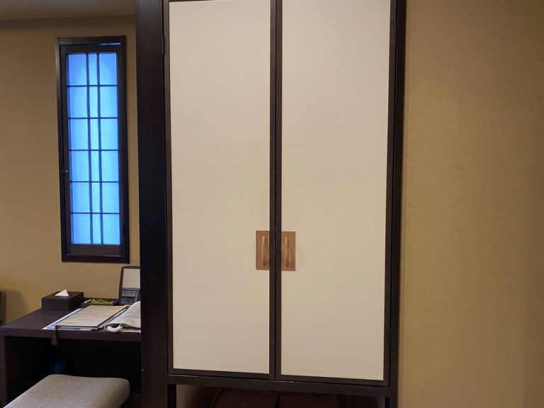 クローゼット外観(閉)2