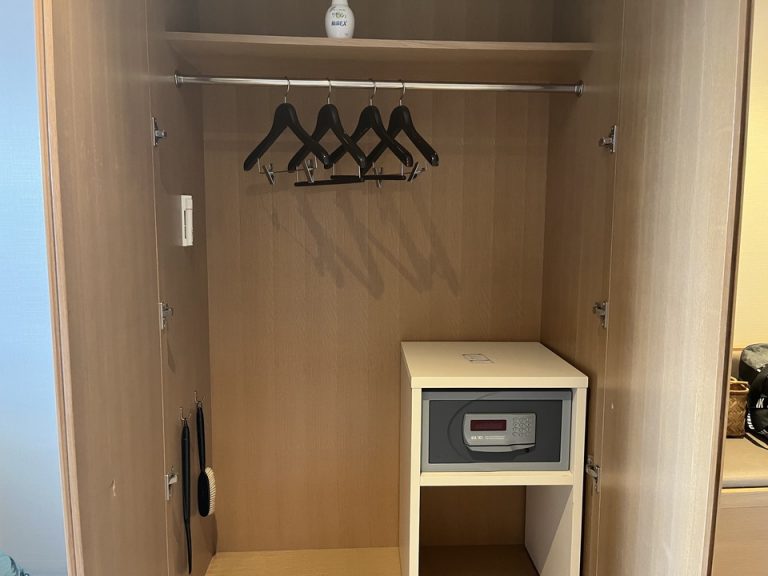 クローゼット内部