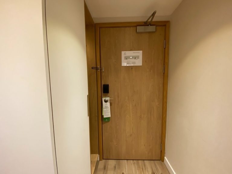 客室ドア内側から