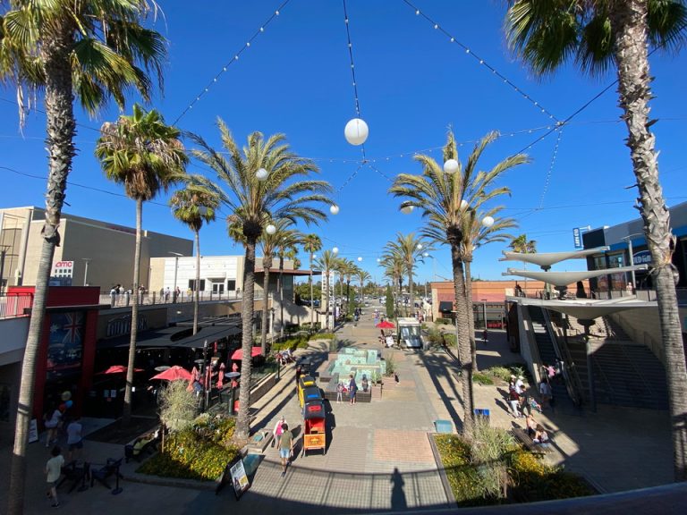 ショッピングモール