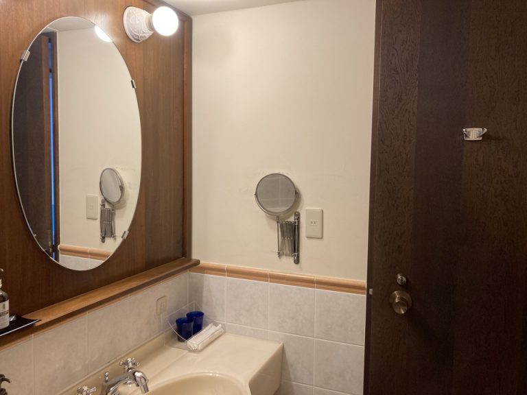 洗面所。個別のアメニティは歯ブラシのみです