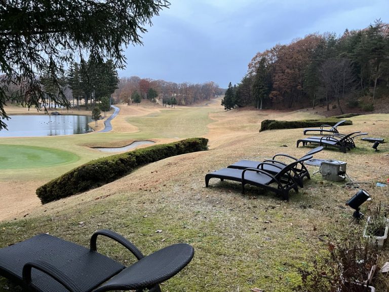 ホテルからゴルフ場が眺められる場所がありました。