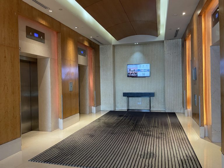 ロビーエレベーターホール