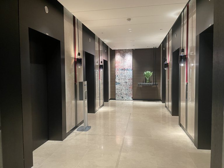 ロビーエレベーターホール