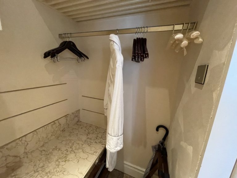 クローゼット内