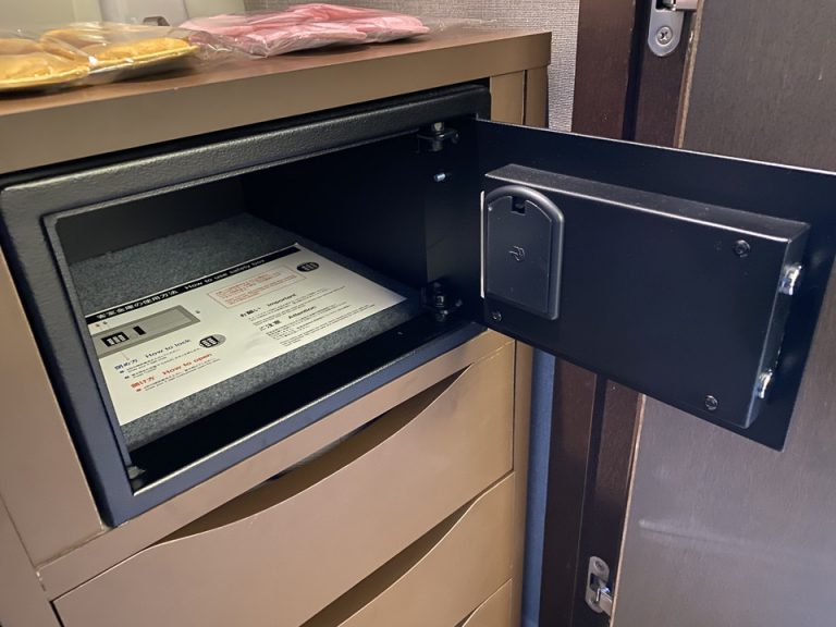 セーフティボックス(開けた状態)