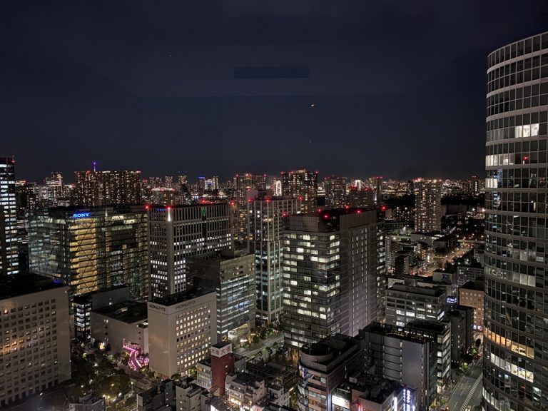 部屋からの眺望(夜間)