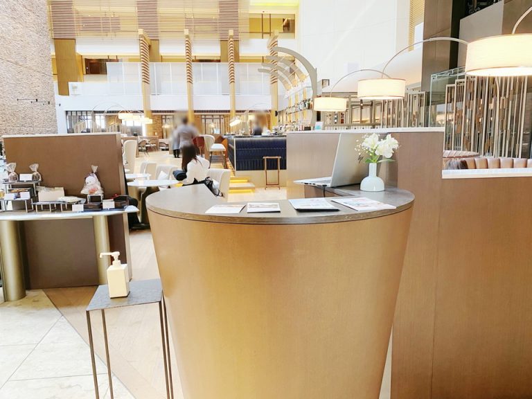 朝食レストラン入口