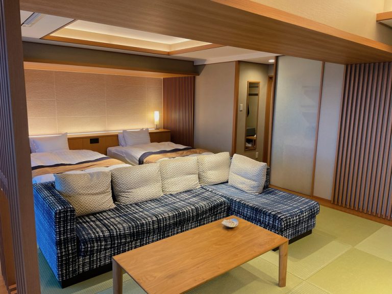 客室全体入り口向き