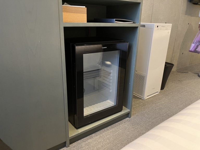 冷蔵庫(閉じた状態)