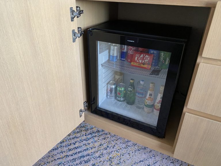 冷蔵庫(閉じた状態)