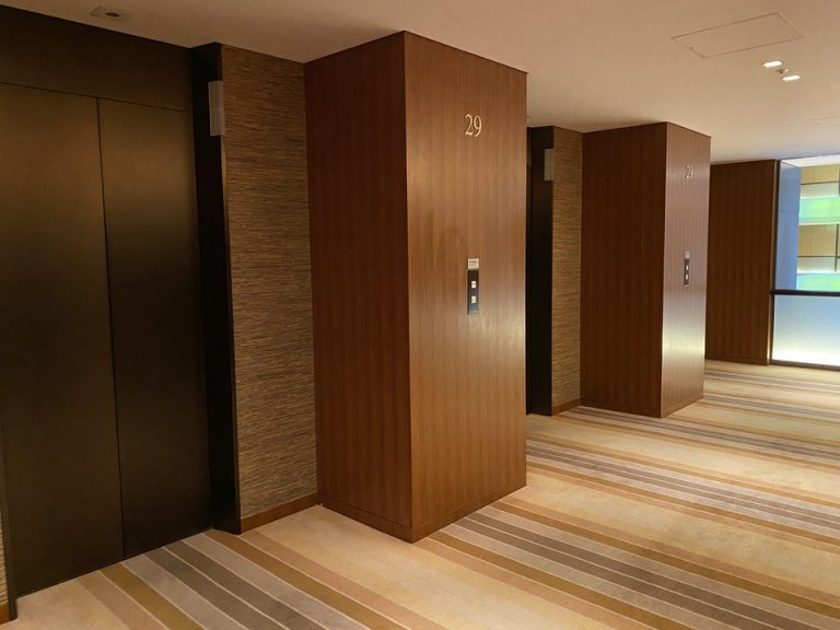 客室階エレベーターホール