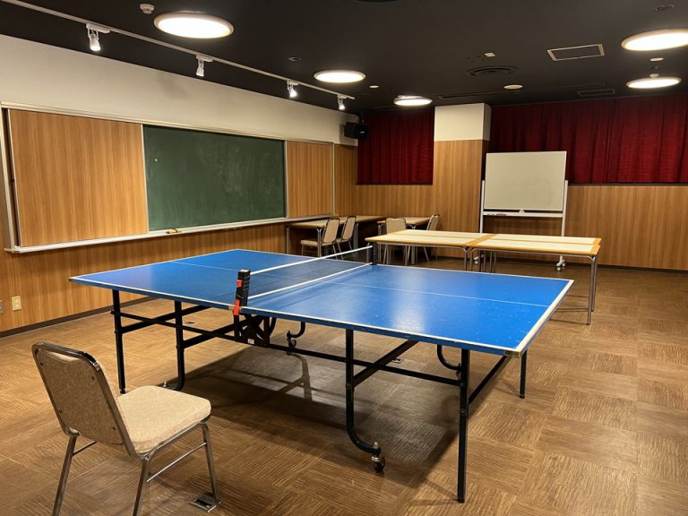 ホテル卓球場