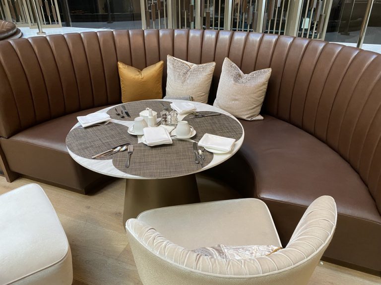 朝食レストラン客席