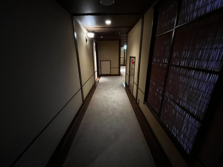 客室階廊下全体