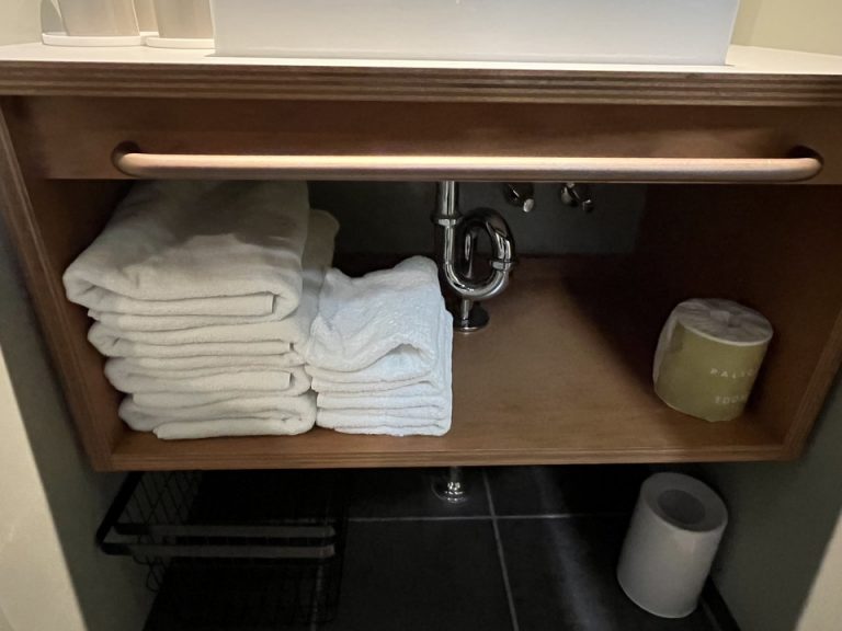 洗面台下(タオル置場)