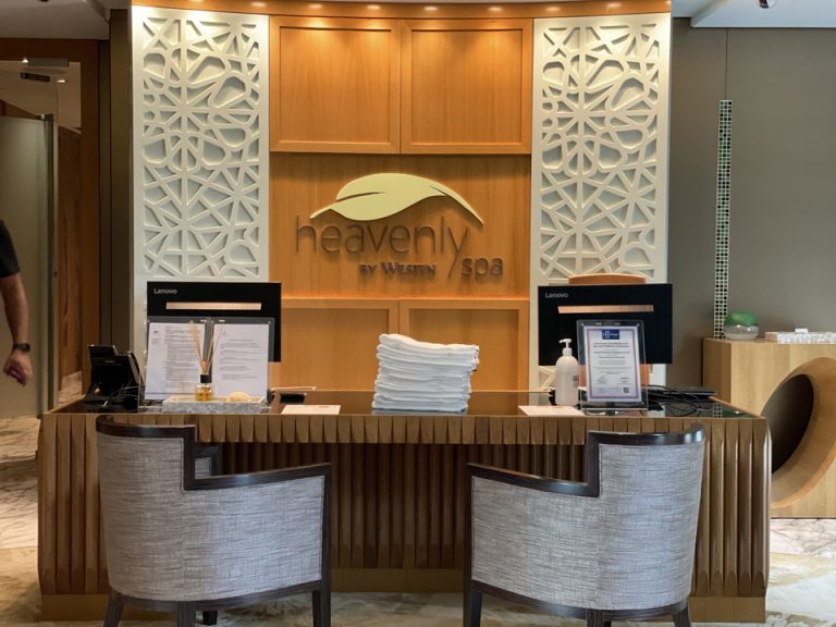 プールスパ入口