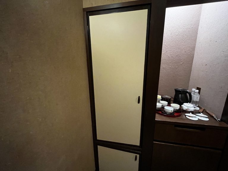 クローゼット外観閉じた状態