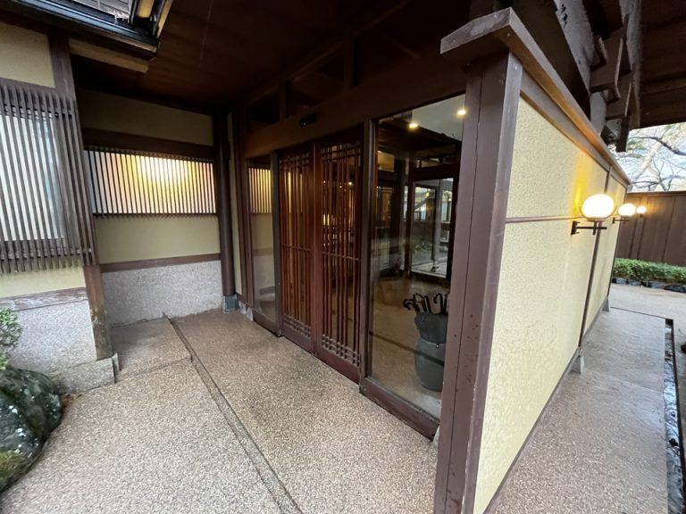 エントランス外観2