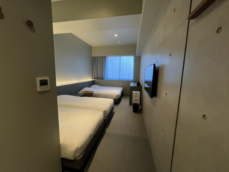 客室全体(窓際方向)