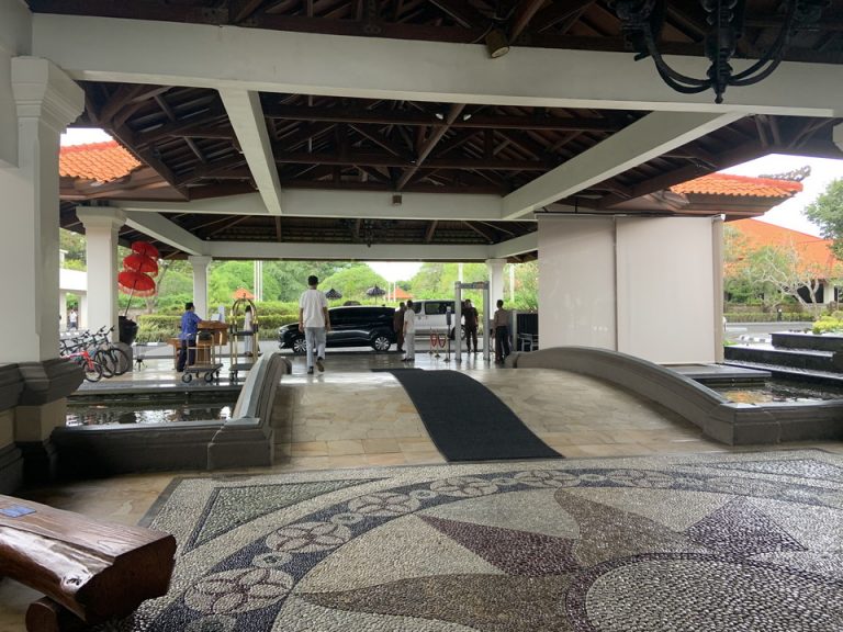 ロビー_エントランス内観