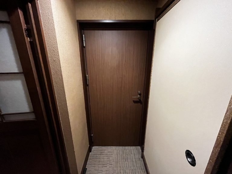 客室入口内観ドア