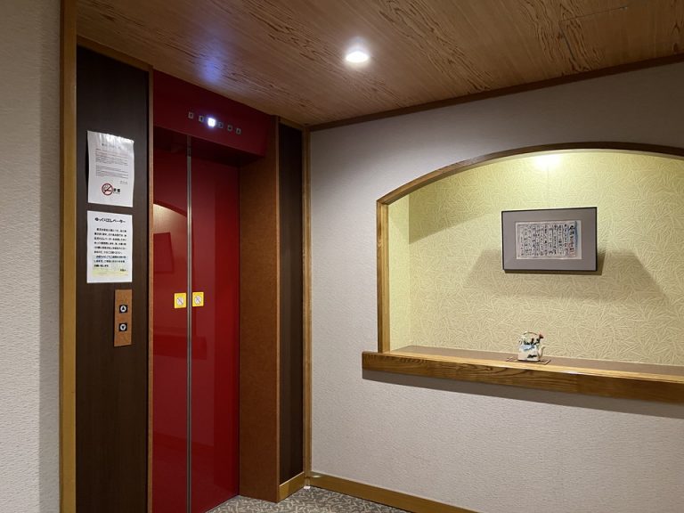 エレベーターホール客室階(2)