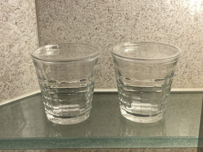 洗面台のコップ