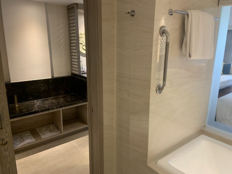 バスルーム_中から