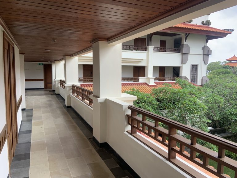 客室入口付近廊下