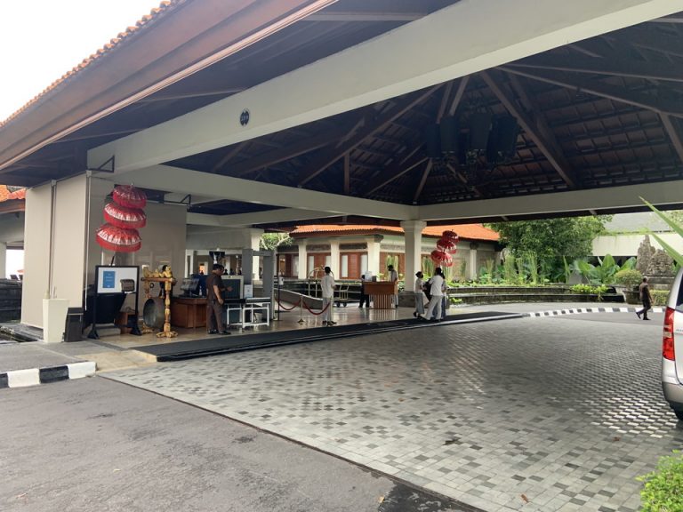 ロビー_エントランス外観