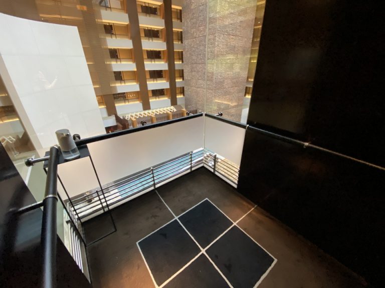 客室専用エレベーター内観