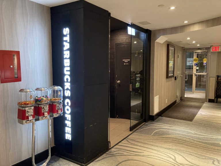 スターバックス(1階)