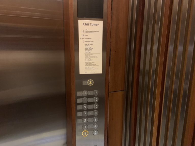 エレベーター階数ボタン