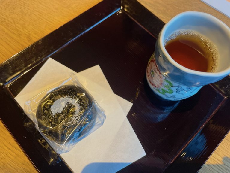 チェックイン時のお茶菓子