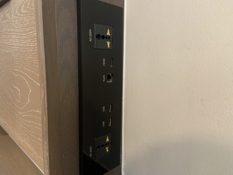 インターナショナルプラグ02