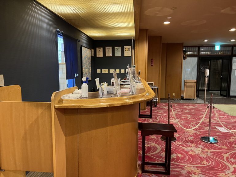 フロントカウンター