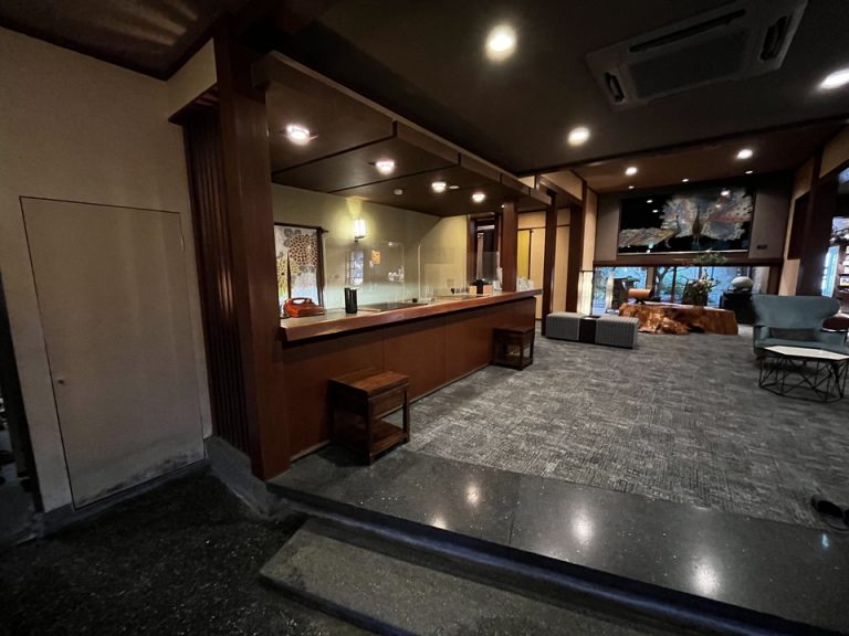 フロントカウンター