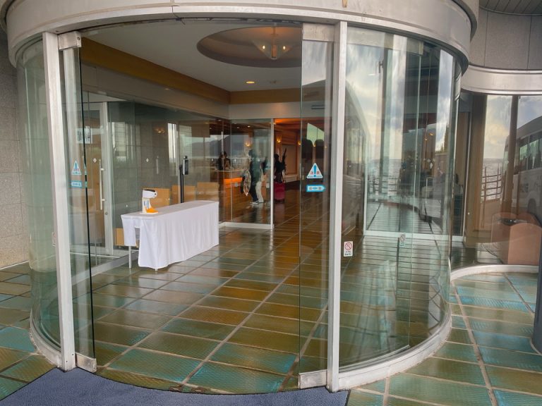 エントランス外観