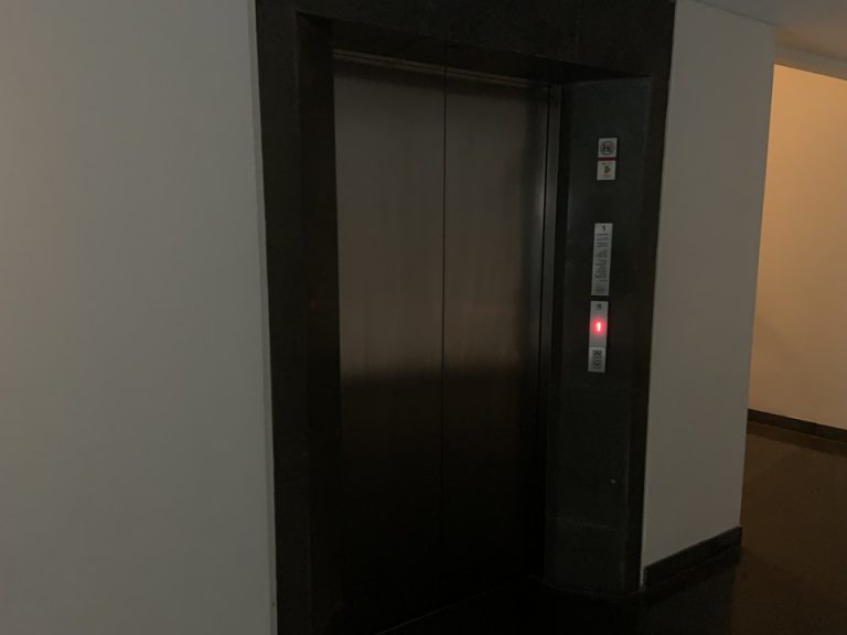 エレベーターフロント階