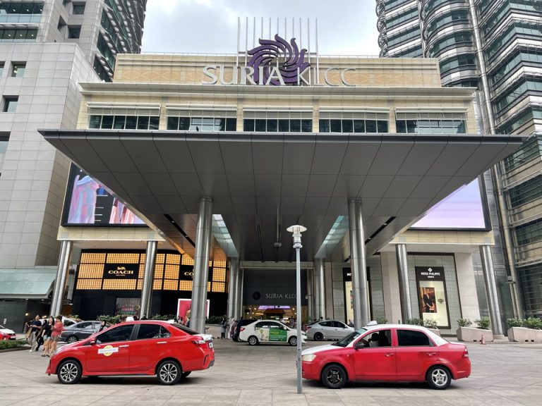 ツインタワーの横にあるモールSURIA KLCC