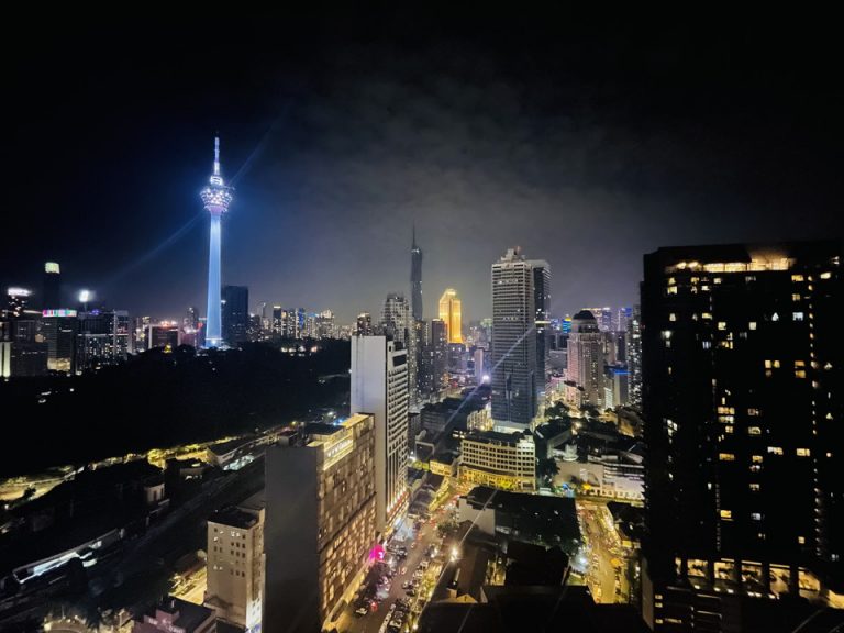 部屋からの夜景(1)